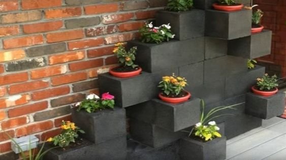 Ideas originales con bloques de cemento para decorar el jardín