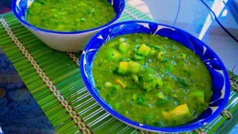 Salsa verde con aguacate